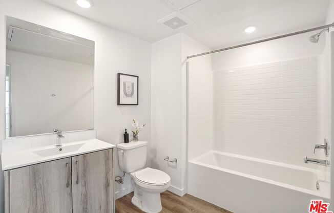 222 N ALVARADO ST