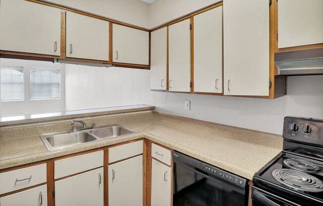 2 beds, 1 bath, 720 sqft, $1,195, Unit 98