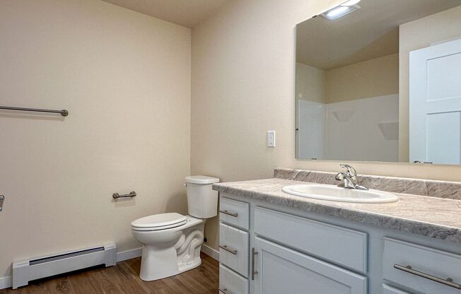 2 beds, 1 bath, 1,032 sqft, $1,350, Unit RO 10101-43