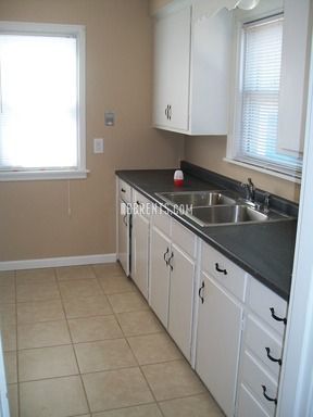 2 beds, 1 bath, $1,050