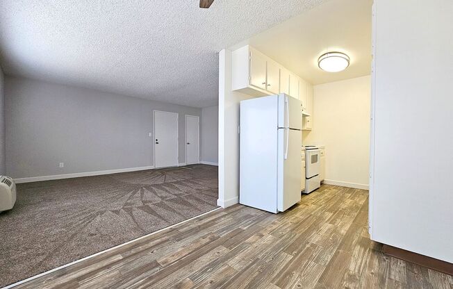 1 bed, 1 bath, 700 sqft, $1,695, Unit 32