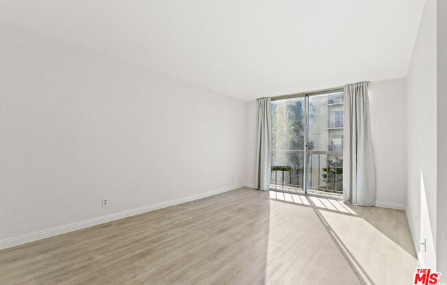 1 bed, 2 baths, 1,076 sqft, $3,400, Unit 703