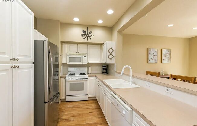 Bright & Spacious 2BR + Loft | Vaulted Ceilings, Fireplace & Deck!