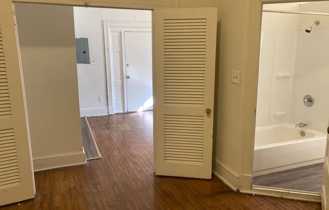 1 bed, 1 bath, 450 sqft, $1,199, Unit 1301-03