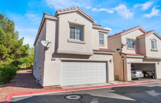 Charming 3 Bedroom patio home located in a gated community!