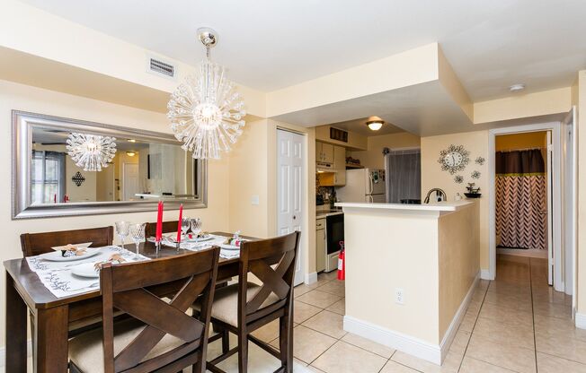 Beautiful Condo with two bedrooms and two full bathrooms across from Celebration, FL