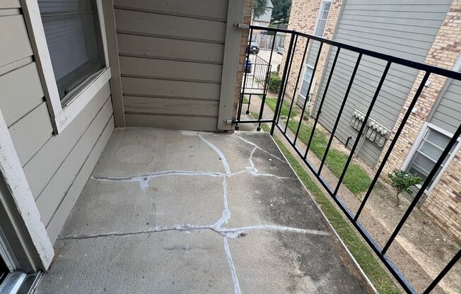 2 beds, 2 baths, 1,000 sqft, $1,225, Unit 414
