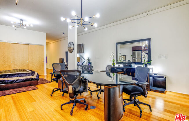 1 bed, 1 bath, 1,100 sqft, $3,200, Unit 706