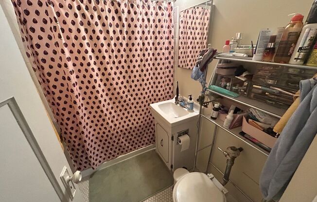 1 bed, 1 bath, $995, Unit 45