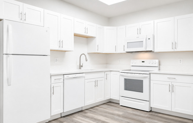 1 BR / 1 Bath Unit Available Now