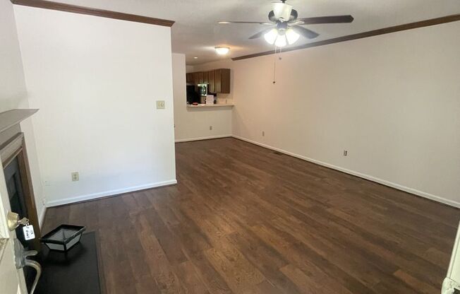 2 bd 2.5 ba townhome