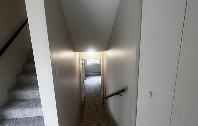 2 beds, 1 bath, 790 sqft, $2,400, Unit B207