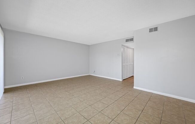 2 beds, 1.5 baths, 1,000 sqft, $1,345, Unit 50-07
