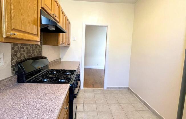 2 beds, 1 bath, 1,005 sqft, $2,840, Unit 4B