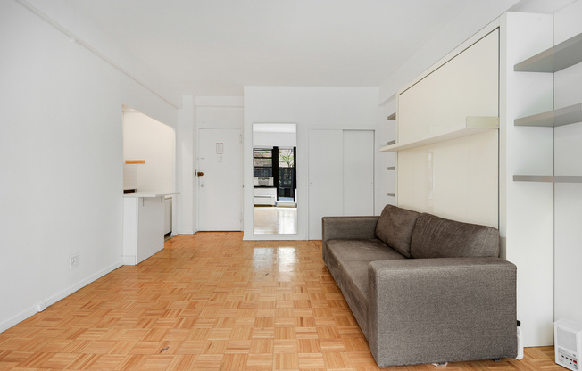 2 TUDOR CITY PL