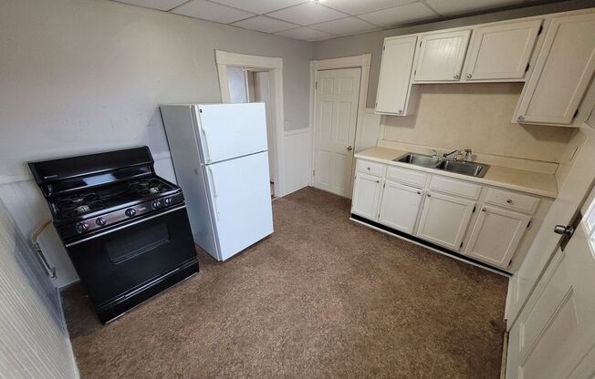 Studio, 1 bath, $1,350, Unit 10-11 Orange