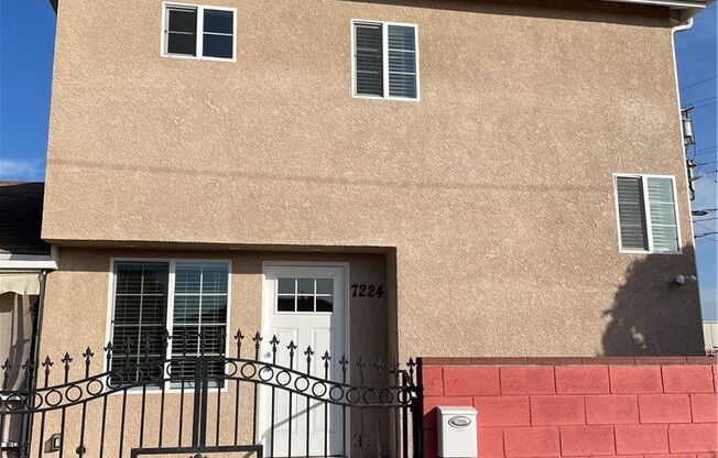 2 beds, 2 baths, 800 sqft, $2,850