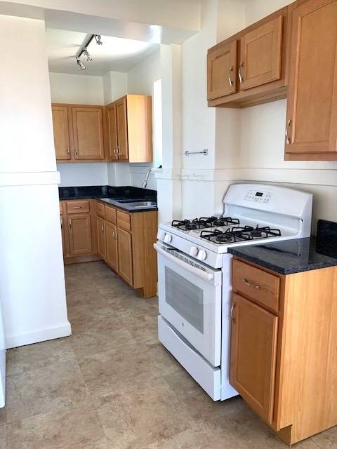 3 Bed - 1.5 Bath Renovated Kitchen