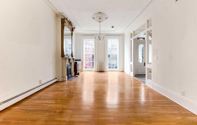 106 S ELLIOTT PL