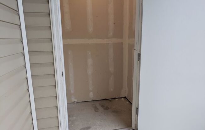 2 beds, 2 baths, 994 sqft, $1,395, Unit E106