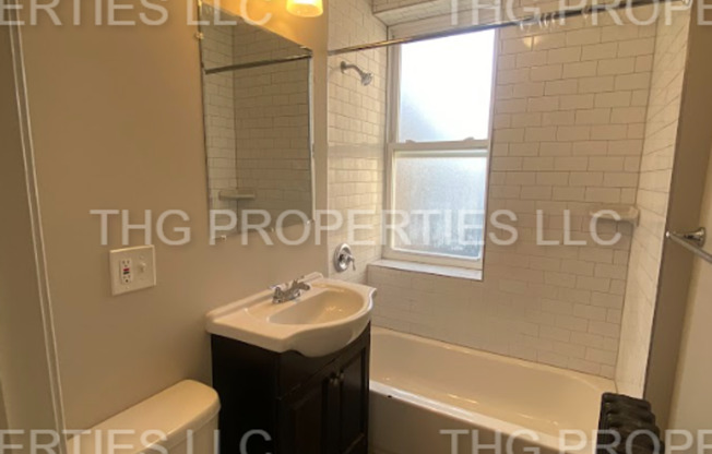 2 beds, 1 bath, 2,000 sqft, $1,799, Unit 671-B3