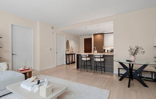 1 bed, 1 bath, 780 sqft, $5,900, Unit 1109
