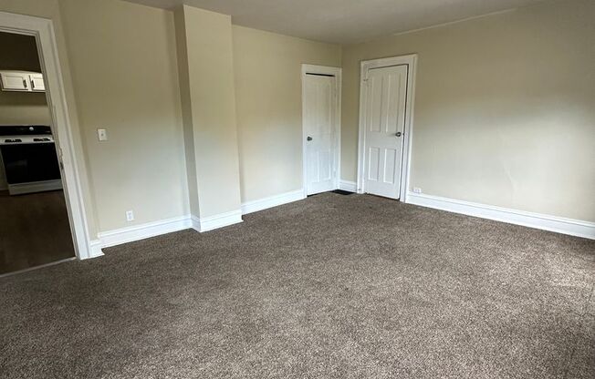 1 bed, 1 bath, $850, Unit Apt 4