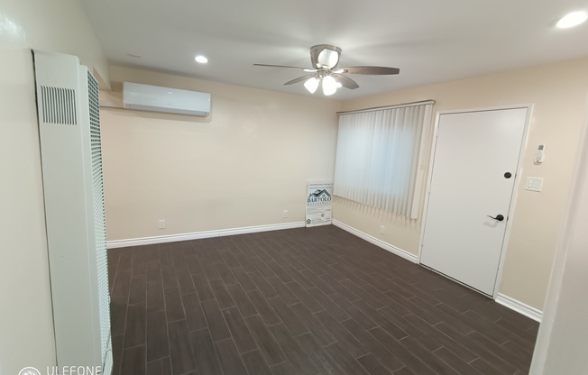 6809 Vinevale Avenue