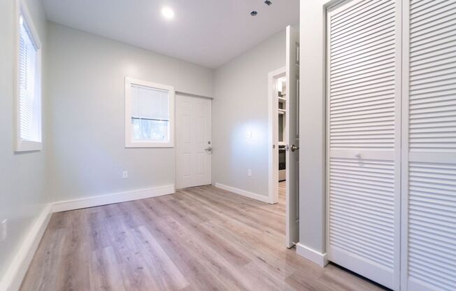 3 beds, 1 bath, $2,764.62, Unit 1321 Spruce