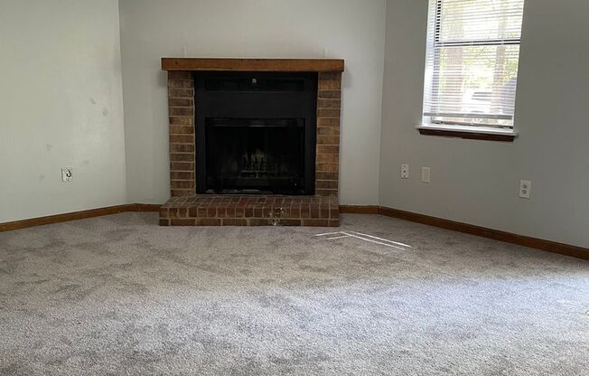 2 BR 1 BA Eastside Duplex!