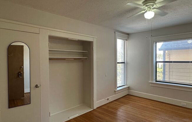 Studio, 1 bath, 280 sqft, $995, Unit 305