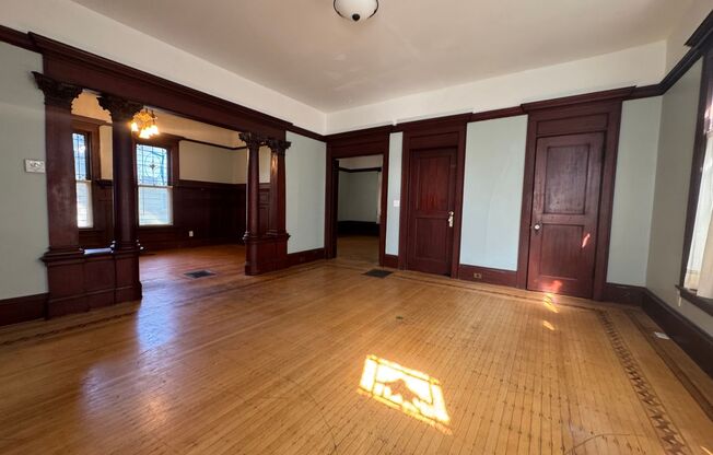 2526 Polk St NE