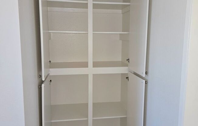 1 bed, 1 bath, 450 sqft, $1,750, Unit 55-30A