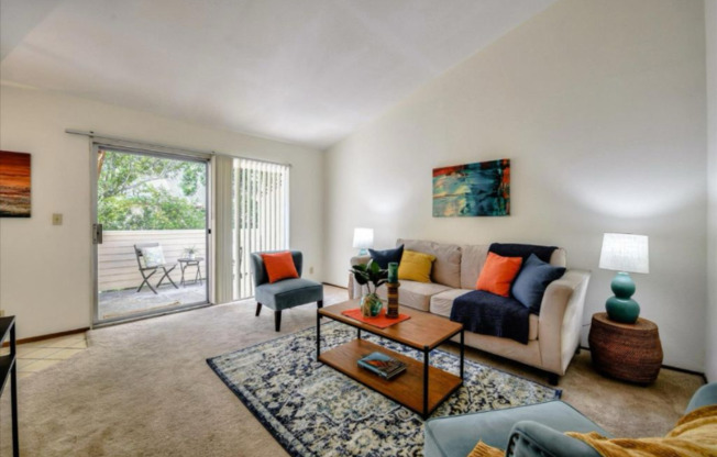 1038 CEDAR GABLES DR