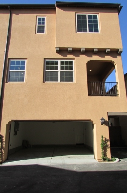 3 beds, 3.5 baths, $4,295