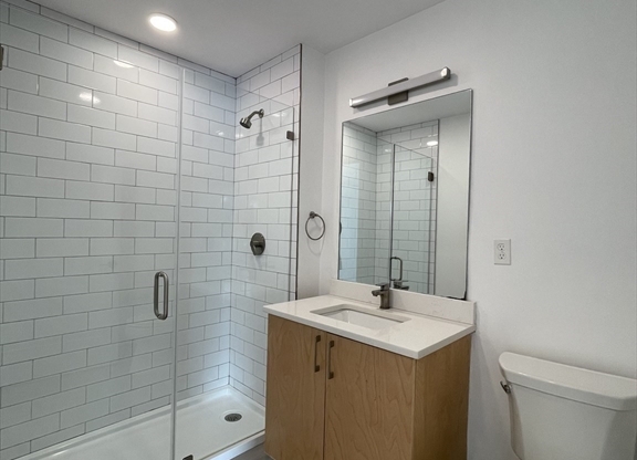 4 beds, 2 baths, 1,222 sqft, $6,100, Unit 306
