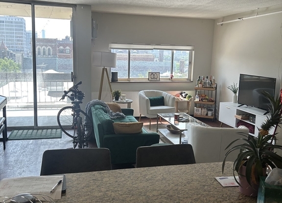 2 beds, 2 baths, 1,000 sqft, $3,750, Unit 502