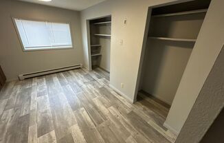 2 beds, 1 bath, $700, Unit 01