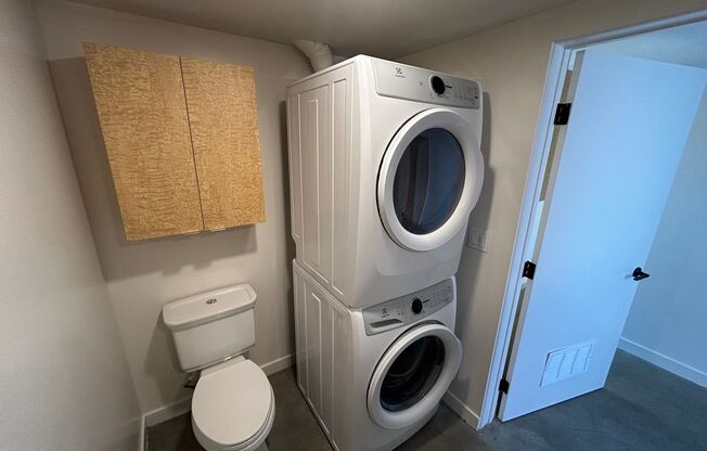 Studio, 1 bath, 305 sqft, $2,045, Unit 667