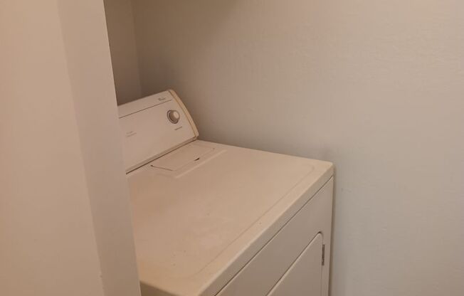 1 bed, 1 bath, $1,300, Unit D-101