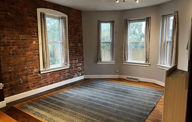 8 EDWIN ST
