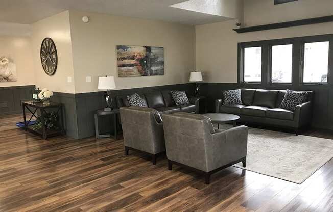 Lounge Area at Hickory Village Apartments, Mishawaka, 46545