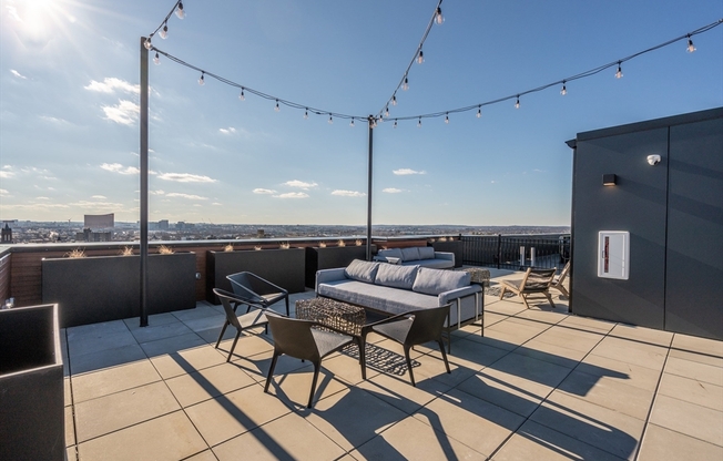 1 bed, 1 bath, 570 sqft, $2,000, Unit 405