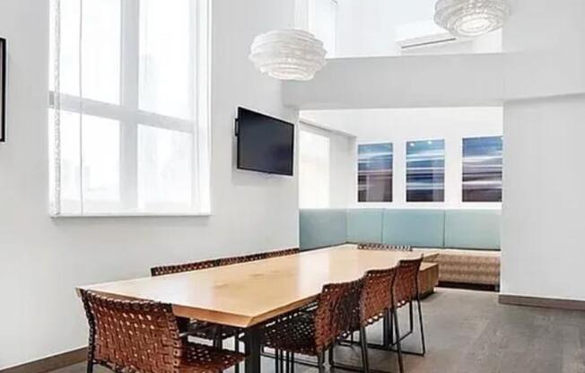 1 bed, 1 bath, $5,650, Unit 15A