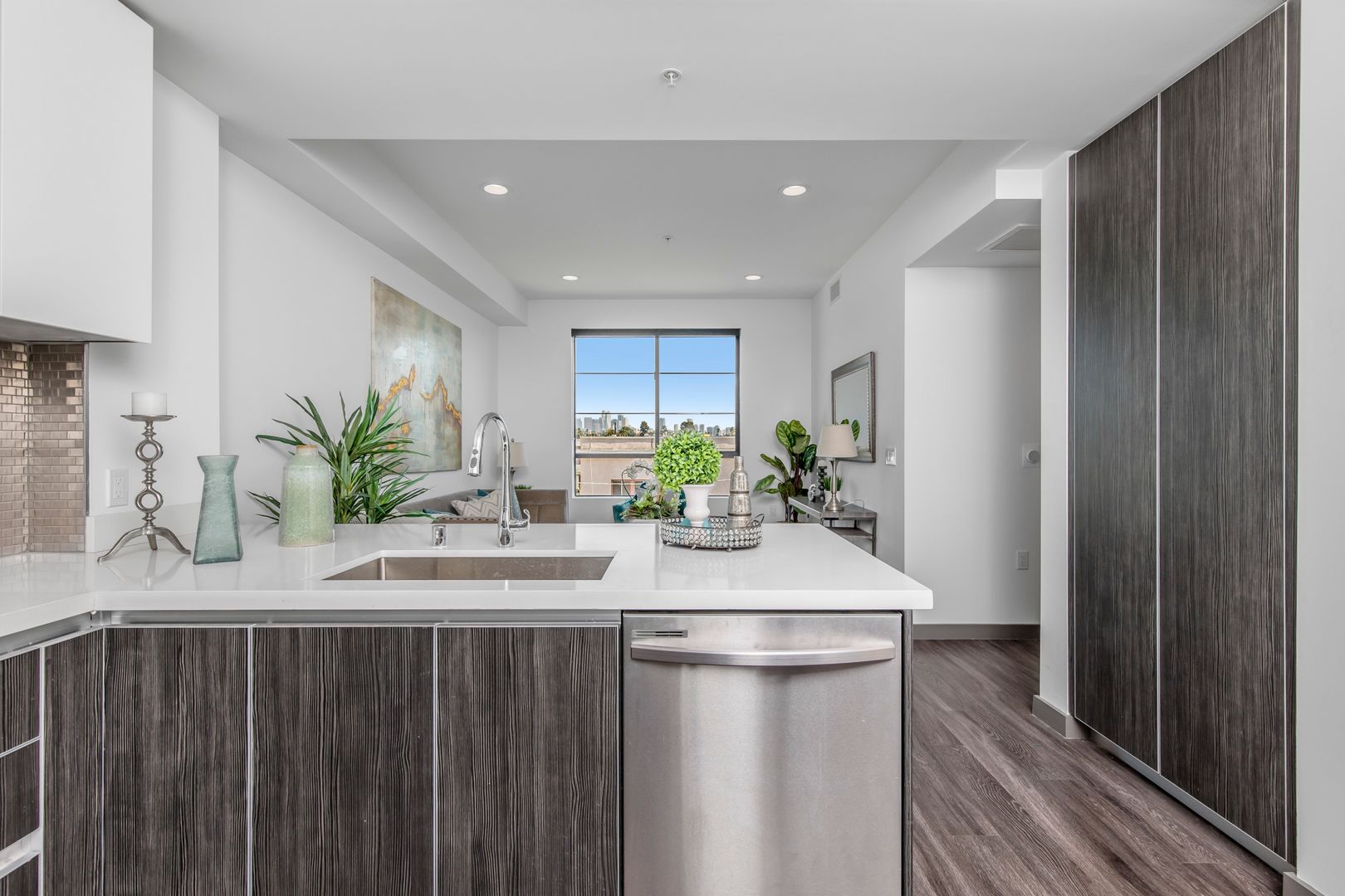 Welcome Home to Venice Luxury Apartments!