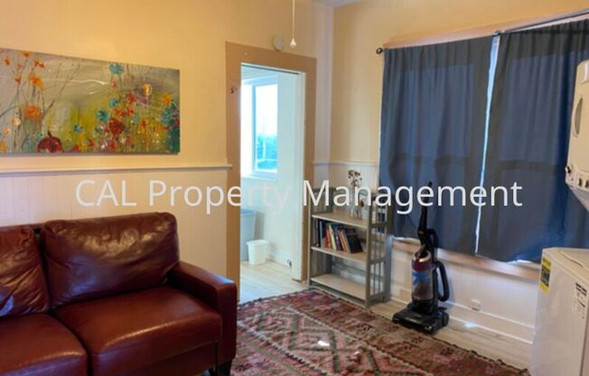 2 beds, 1 bath, $3,095, Unit Apt A