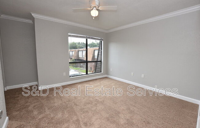 1836 N CRYSTAL LK DR