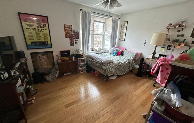 Studio, 1 bath, $750, Unit 201