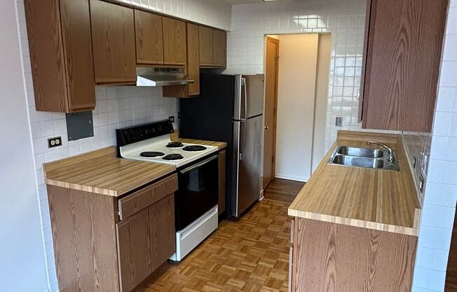 Studio, 1 bath, 525 sqft, $1,655, Unit 531-423
