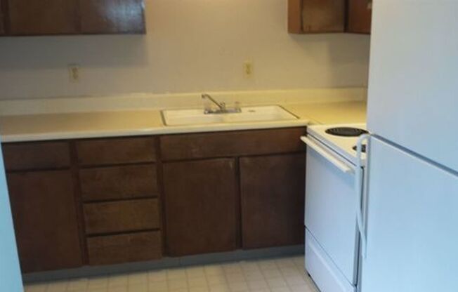 Mead School District 2 Bedroom 1 Bath Apartment